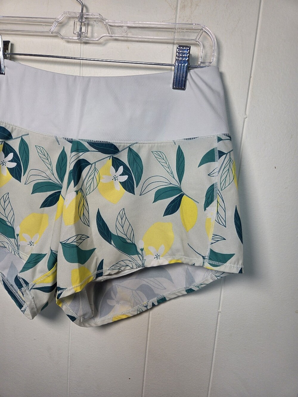 Oiselle Special Edition Roga Running Shorts White Green Lemon Print Size 4 - Picture 6 of 14